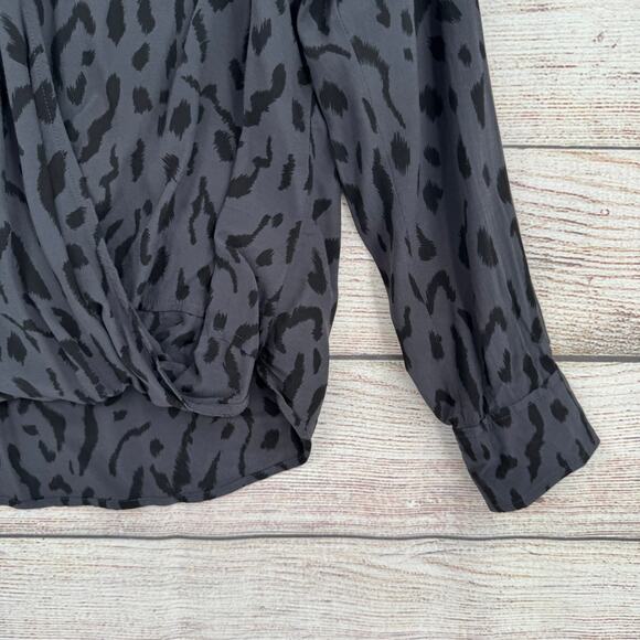 Rails Hilary Cheetah Print Faux Wrap Blouse Womens Small Gray Black - Picture 5 of 13